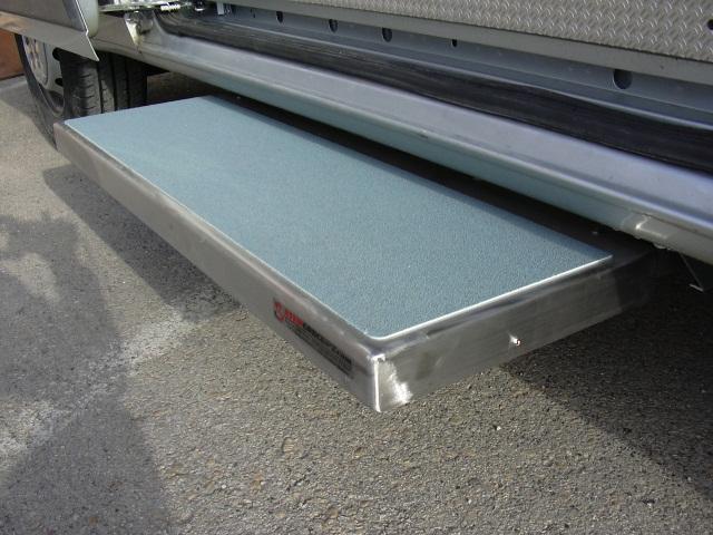 16 MARCHEPIED LATERAL ELECTRIQUE