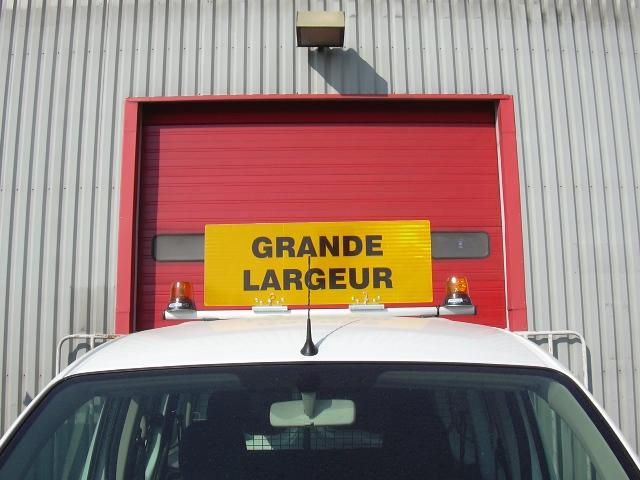 11 BARRE DE SIGNALISATION GRANDE LARGEUR